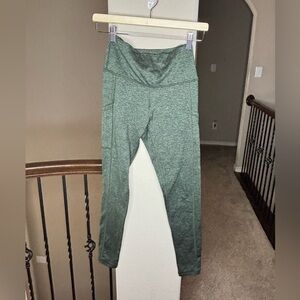 Aerie Heathered Green and White Play Leggings Size M